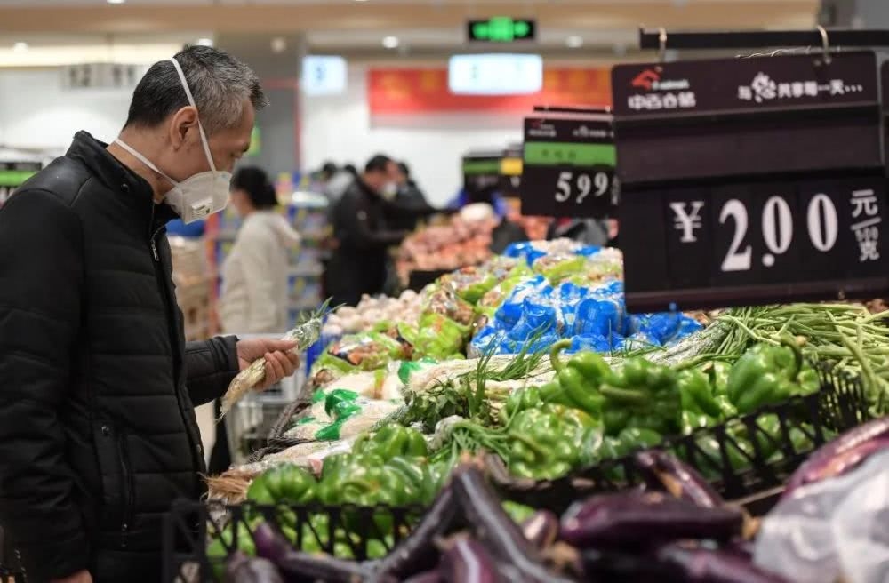 疫情中，一個中產(chǎn)家庭能撐多久？